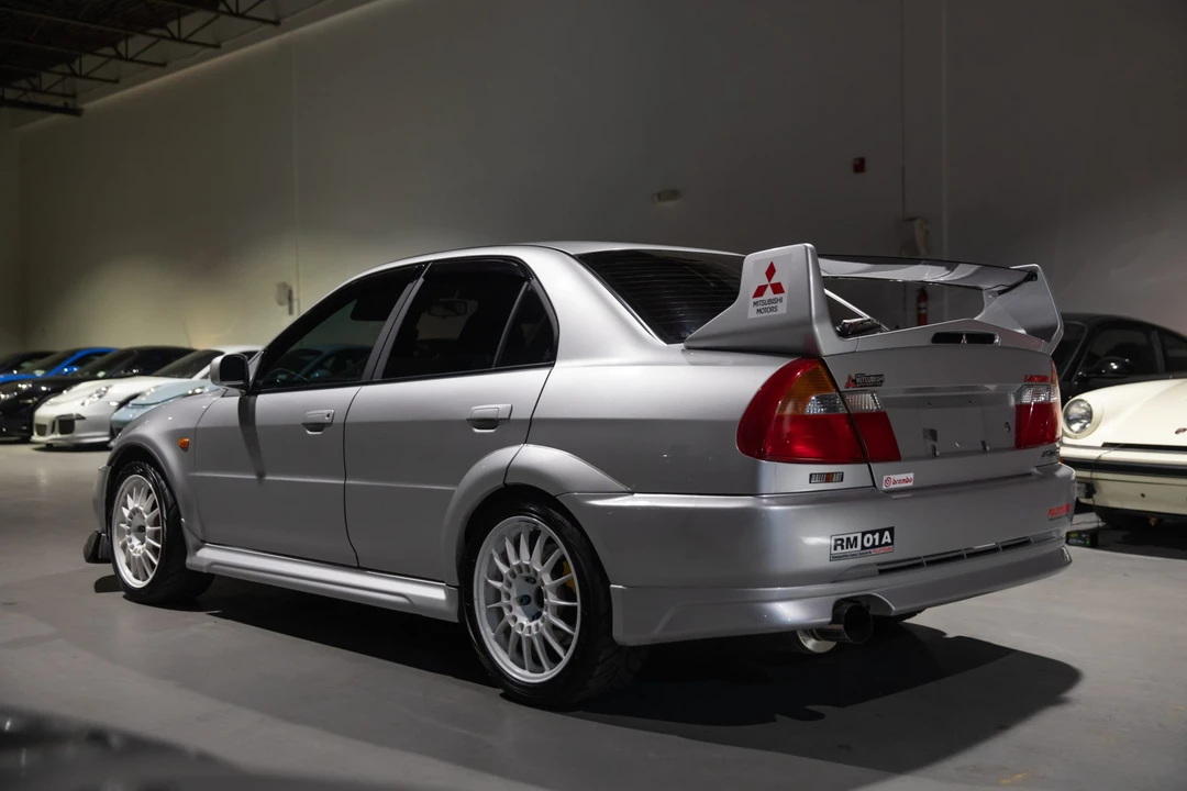 1998 Mitsubishi Lancer Evolution V 6th Gen - Image 9 of 31