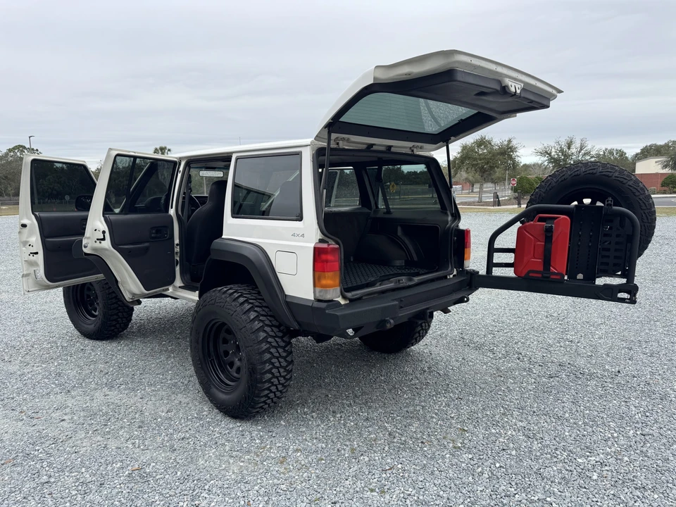1999 Jeep XJ Cherokee - Image 18 of 31