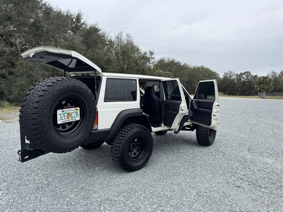 1999 Jeep XJ Cherokee - Image 17 of 31