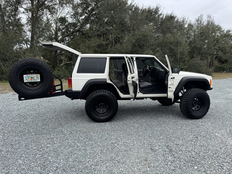 1999 Jeep XJ Cherokee - Image 16 of 31