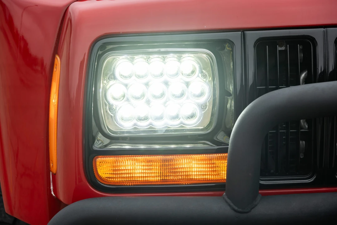 1999 Jeep XJ Cherokee - Image 18 of 31