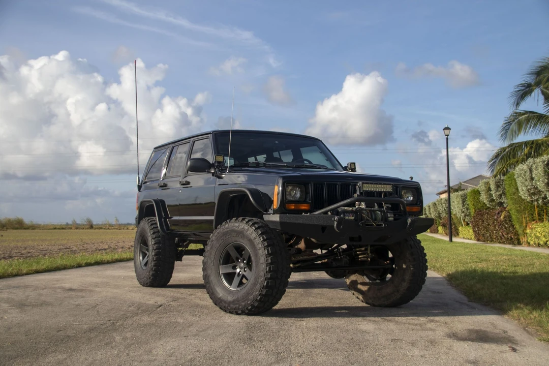 1999 Jeep XJ Cherokee - Image 13 of 31