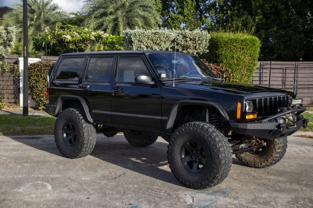 1999 Jeep XJ Cherokee - Image 11 of 31