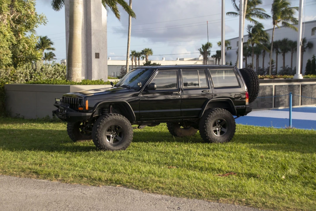 1999 Jeep XJ Cherokee - Image 4 of 31
