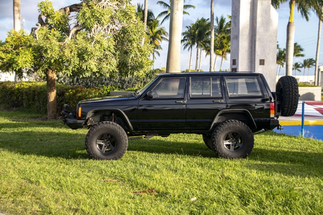 1999 Jeep XJ Cherokee - Image 5 of 31