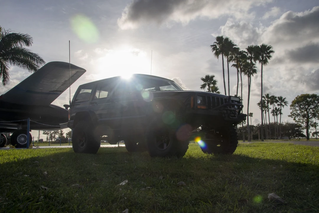 1999 Jeep XJ Cherokee - Image 12 of 31