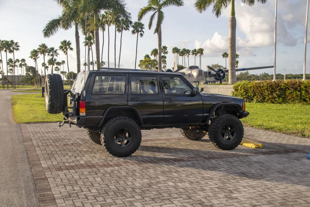 1999 Jeep XJ Cherokee - Image 9 of 31