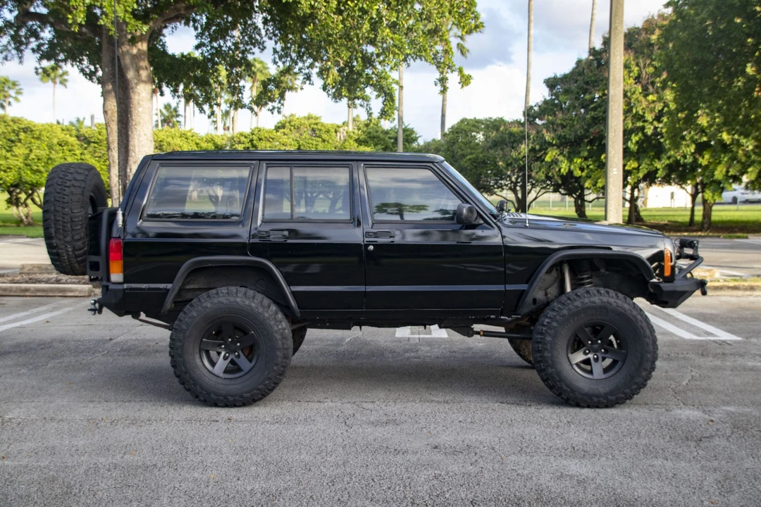 1999 Jeep XJ Cherokee - Image 23 of 31