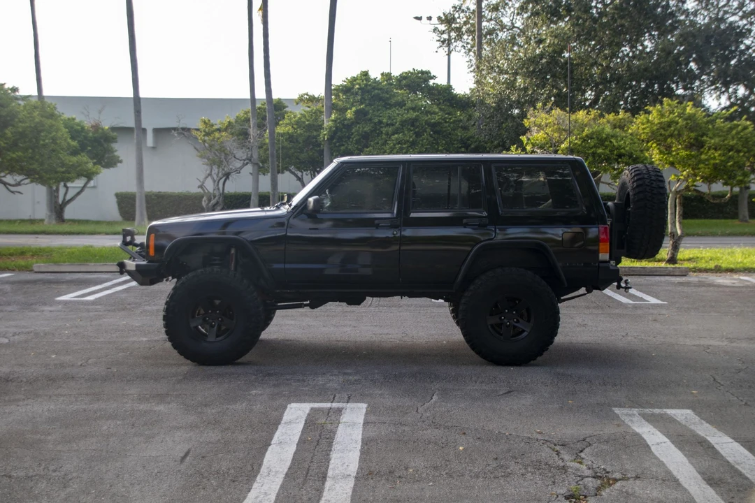 1999 Jeep XJ Cherokee - Image 16 of 31