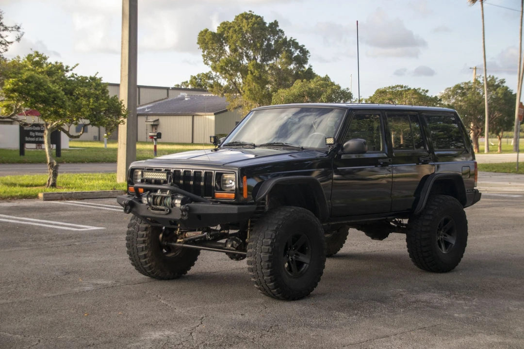 1999 Jeep XJ Cherokee - Image 15 of 31