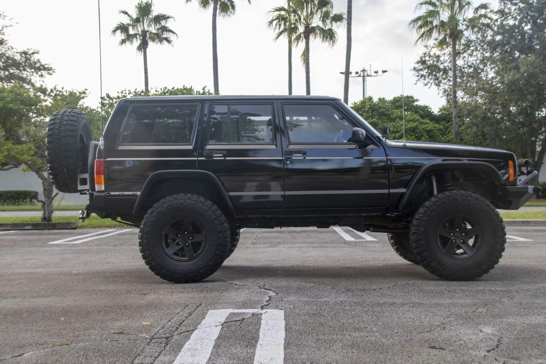 1999 Jeep XJ Cherokee - Image 24 of 31