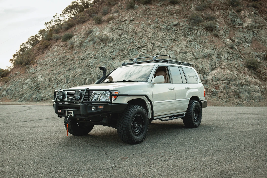 1999 Lexus LX 2nd Gen - Image 7 of 31