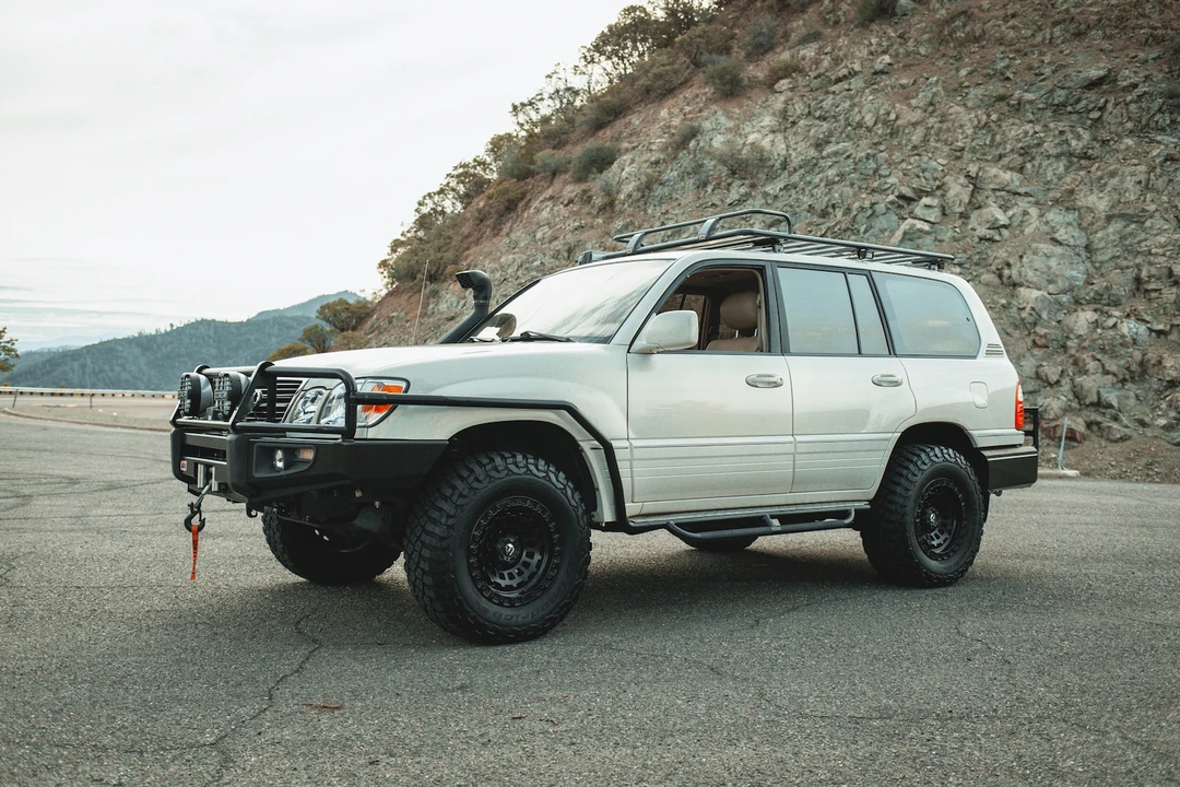 1999 Lexus LX 2nd Gen - Image 8 of 31