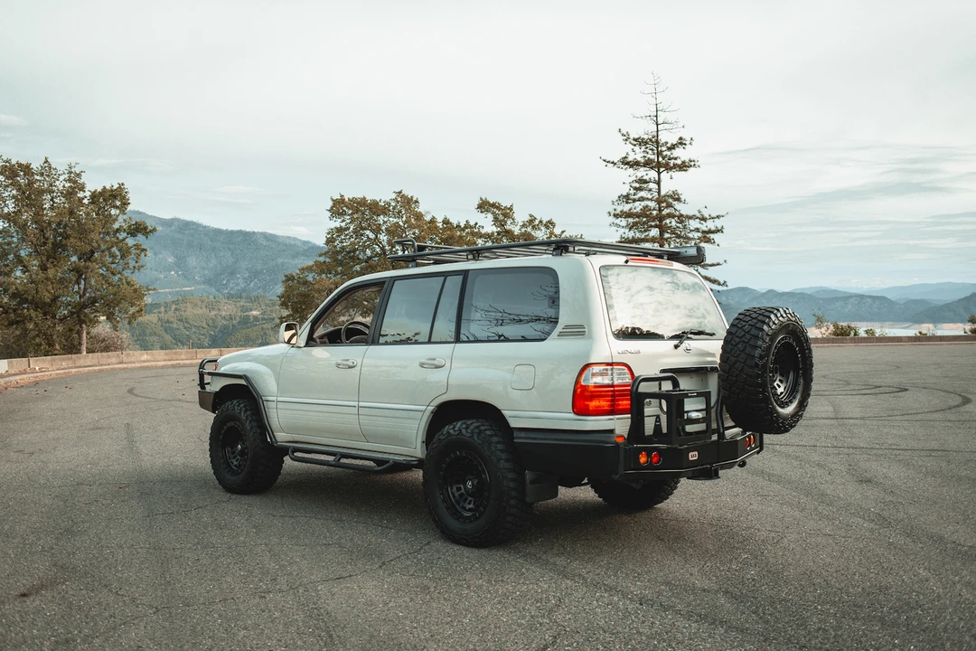 1999 Lexus LX 2nd Gen - Image 12 of 31