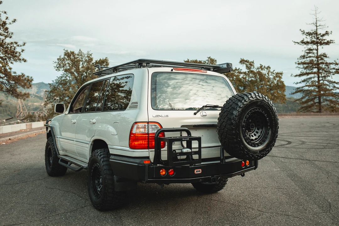 1999 Lexus LX 2nd Gen - Image 15 of 31