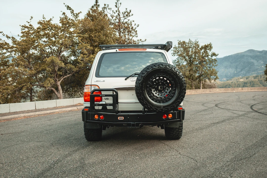 1999 Lexus LX 2nd Gen - Image 17 of 31