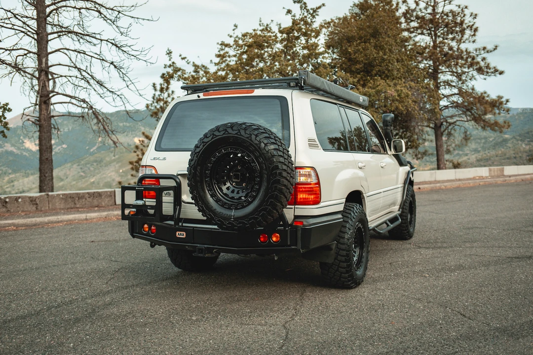 1999 Lexus LX 2nd Gen - Image 18 of 31