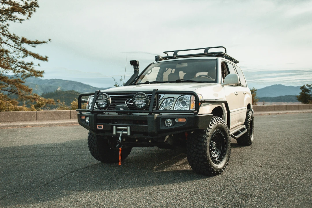 1999 Lexus LX 2nd Gen - Image 3 of 31