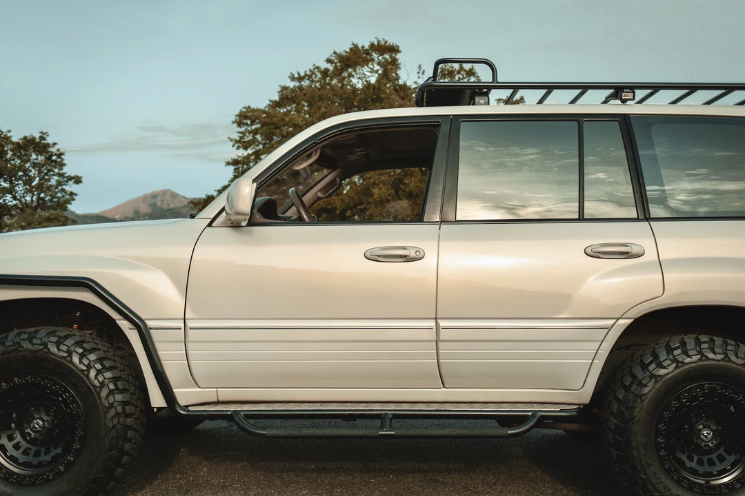 1999 Lexus LX 2nd Gen - Image 30 of 31