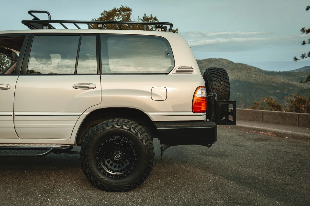 1999 Lexus LX 2nd Gen - Image 31 of 31