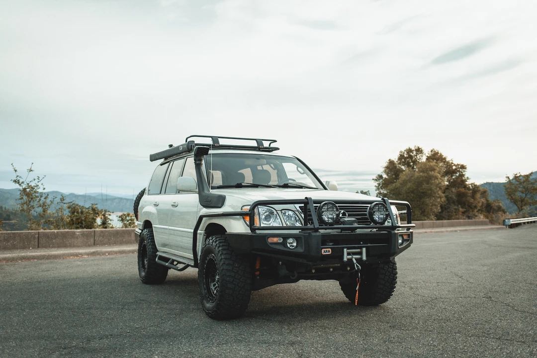 1999 Lexus LX 2nd Gen - Image 27 of 31