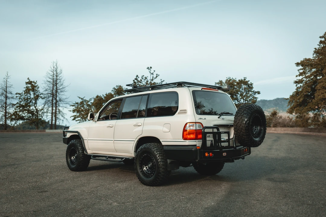 1999 Lexus LX 2nd Gen - Image 13 of 31