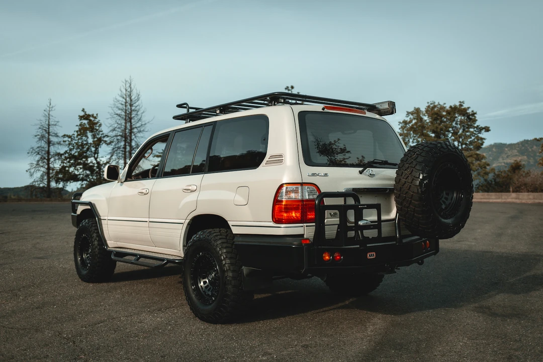 1999 Lexus LX 2nd Gen - Image 14 of 31