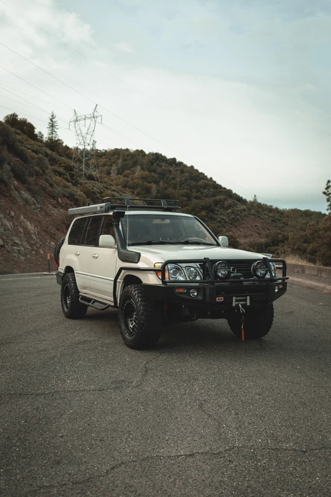 1999 Lexus LX 2nd Gen - Image 25 of 31