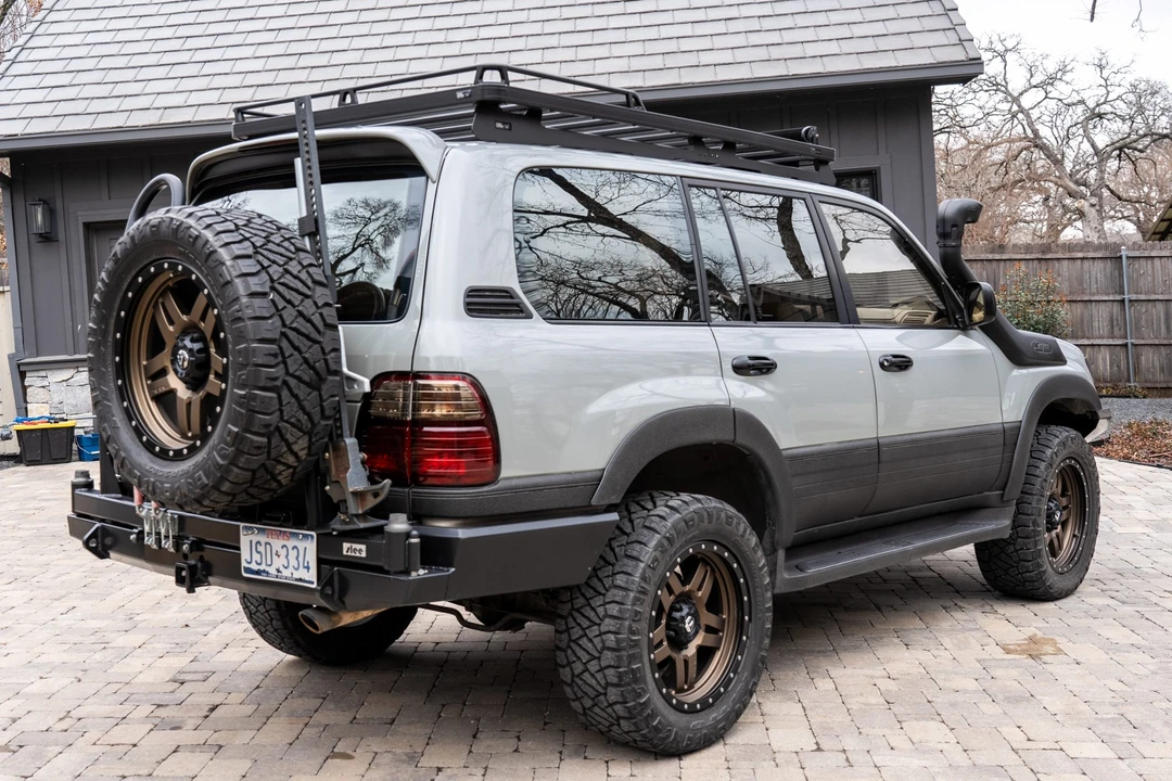 1999 Lexus LX 2nd Gen - Image 6 of 31