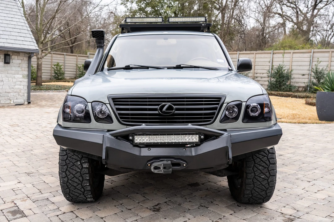 1999 Lexus LX 2nd Gen - Image 9 of 31