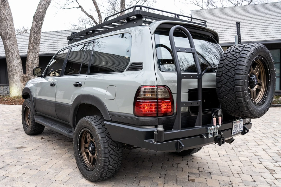 1999 Lexus LX 2nd Gen - Image 4 of 31
