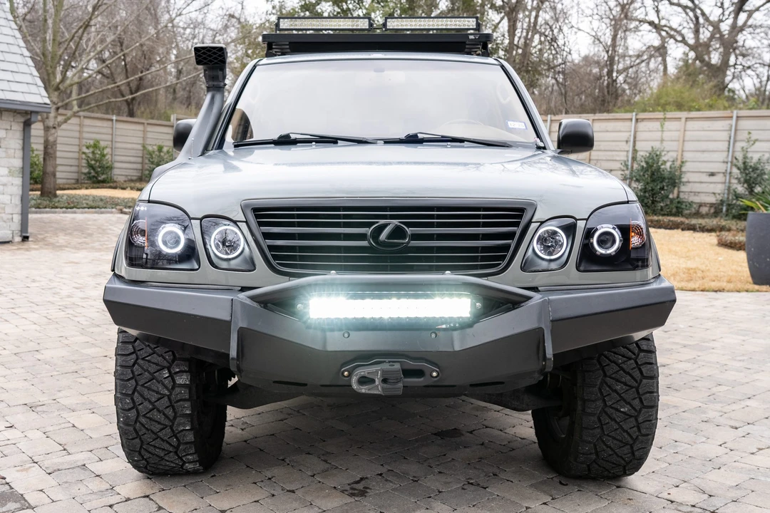 1999 Lexus LX 2nd Gen - Image 10 of 31