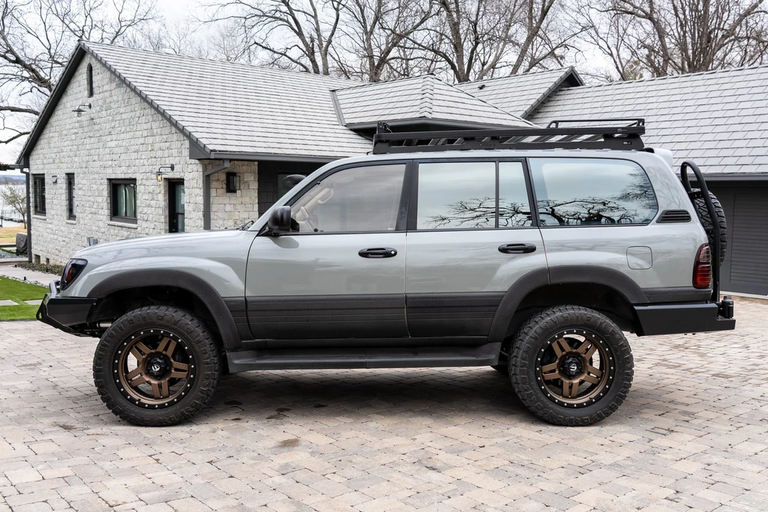1999 Lexus LX 2nd Gen - Image 3 of 31