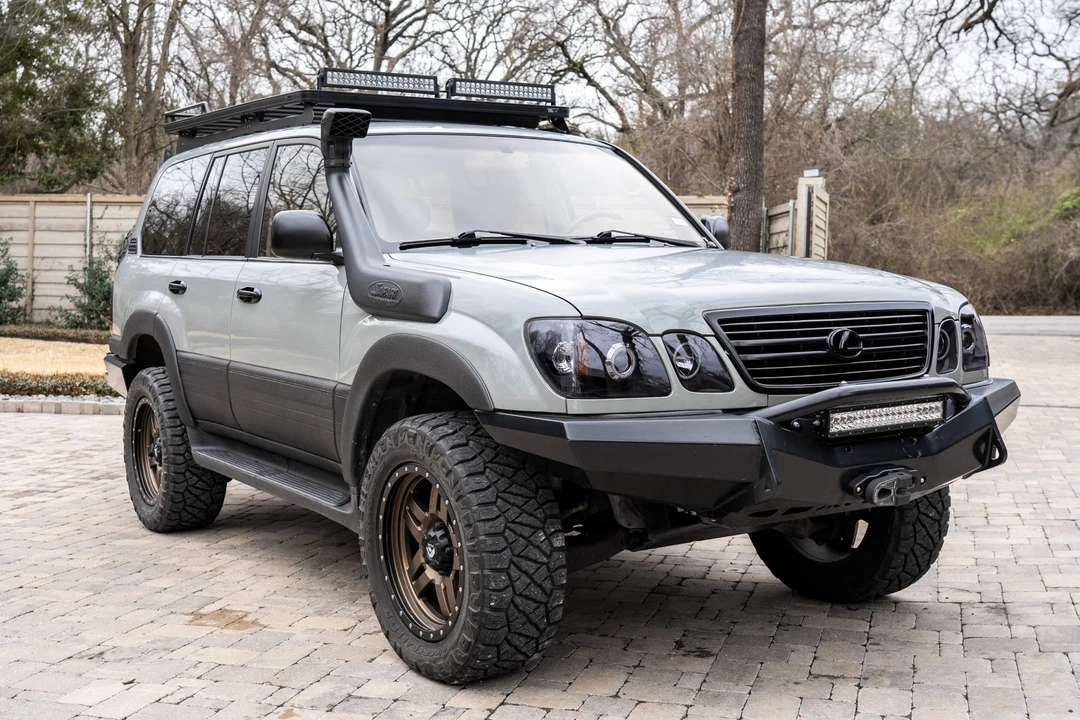 1999 Lexus LX 2nd Gen - Image 8 of 31