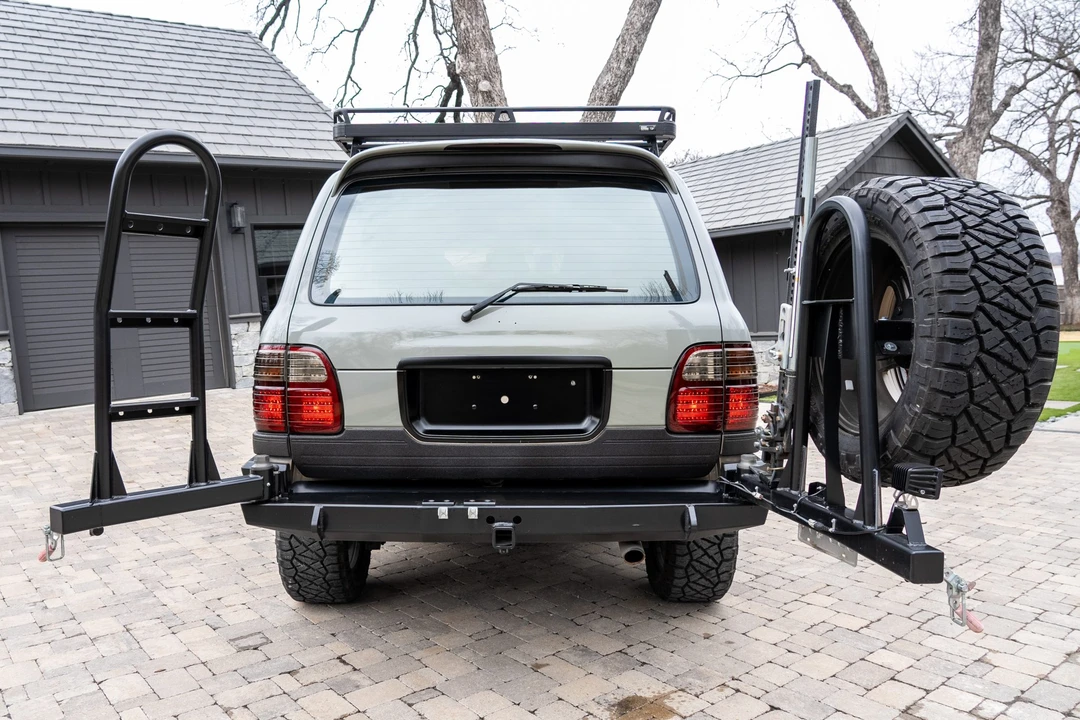 1999 Lexus LX 2nd Gen - Image 30 of 31
