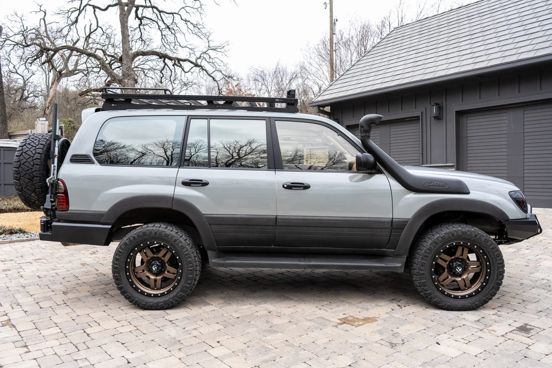 1999 Lexus LX 2nd Gen - Image 7 of 31
