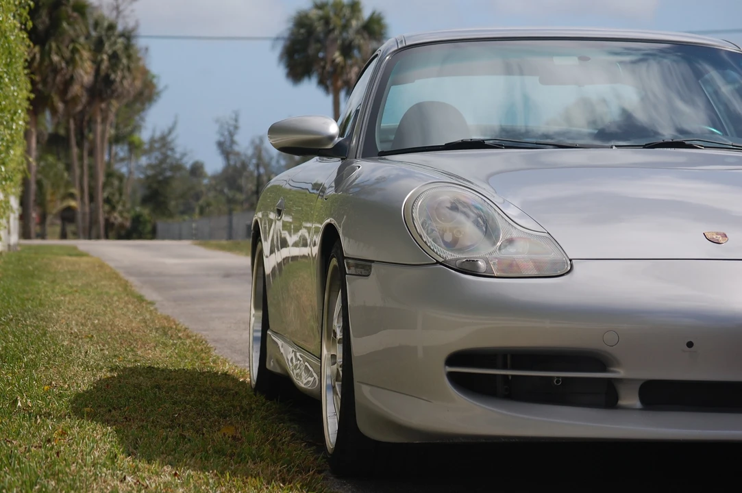 1999 Porsche 996 Carrera - Image 24 of 31