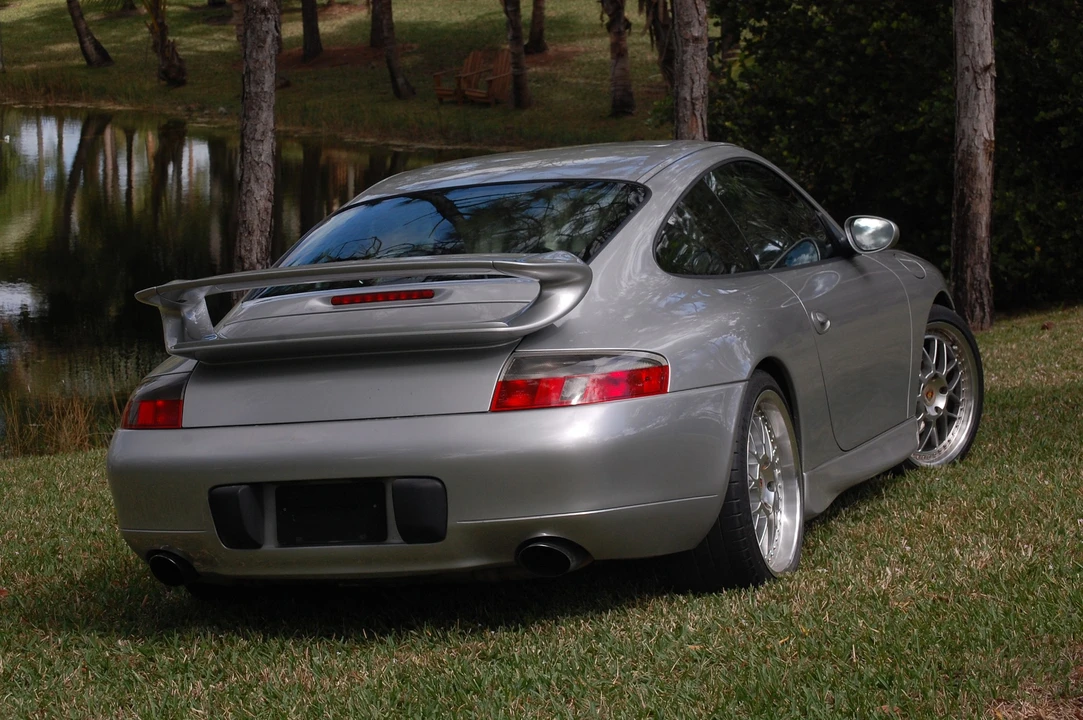 1999 Porsche 996 Carrera - Image 10 of 31