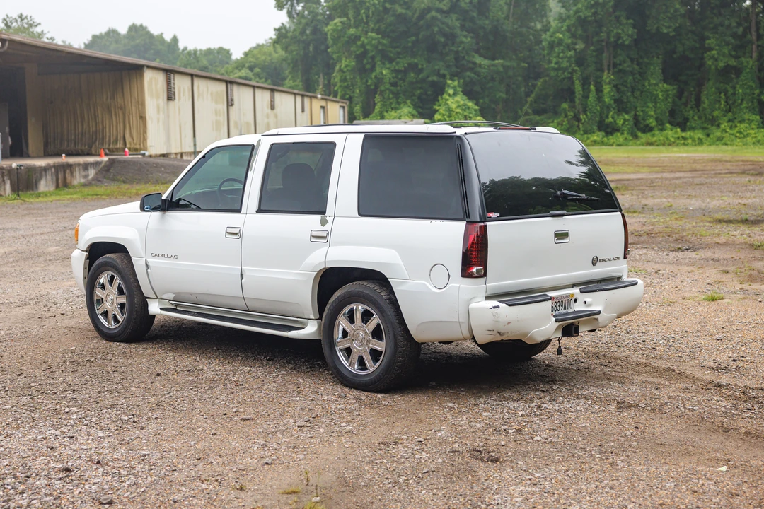 2000 Cadillac Escalade 1st Gen - Image 11 of 31