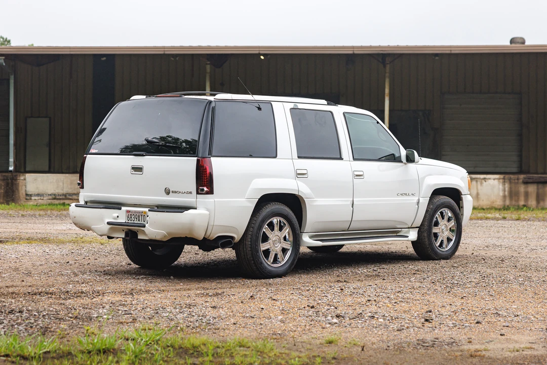 2000 Cadillac Escalade 1st Gen - Image 7 of 31