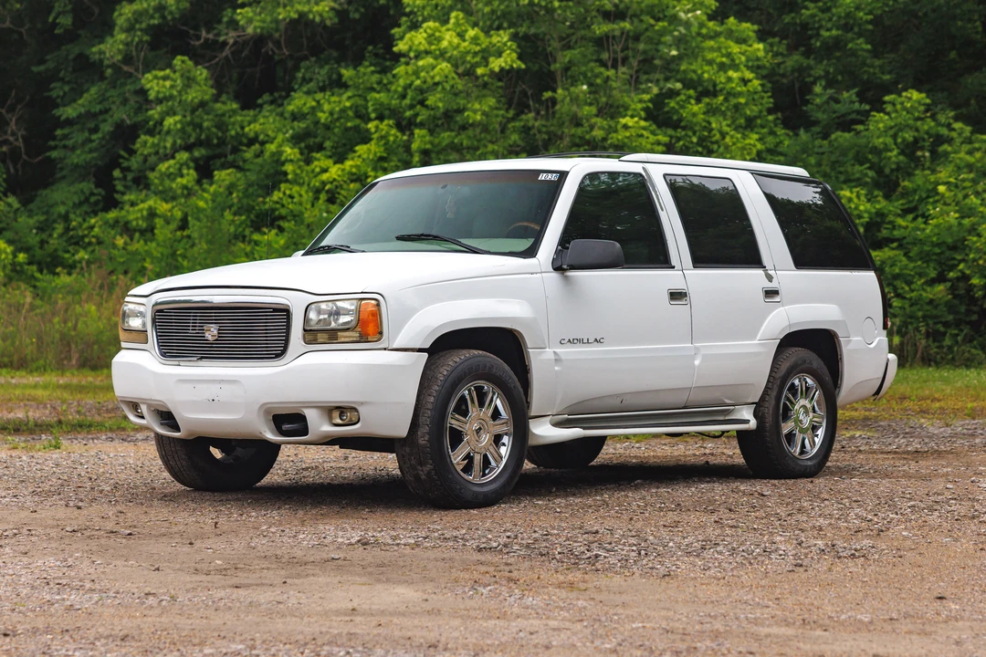 2000 Cadillac Escalade 1st Gen - Image 3 of 31