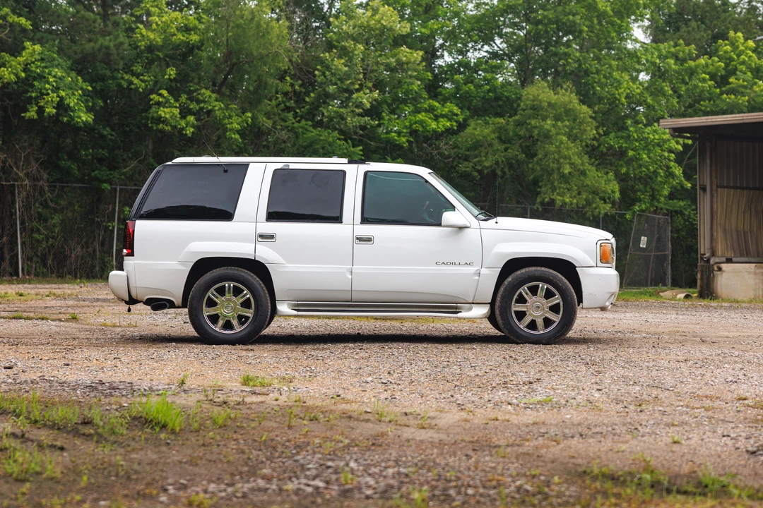 2000 Cadillac Escalade 1st Gen - Image 6 of 31