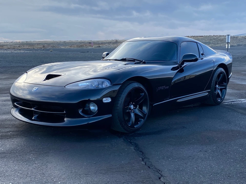 2000 Dodge Viper GTS 2nd Gen - Image 2 of 31