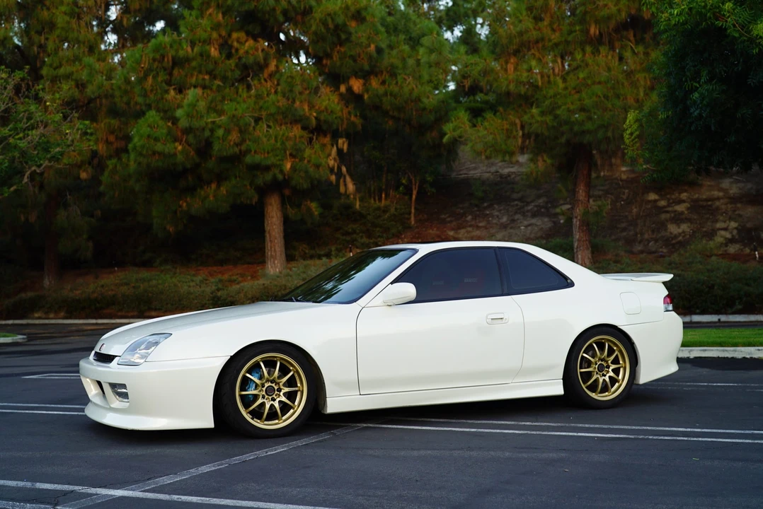 2000 Honda Prelude 5th Gen - Image 2 of 31