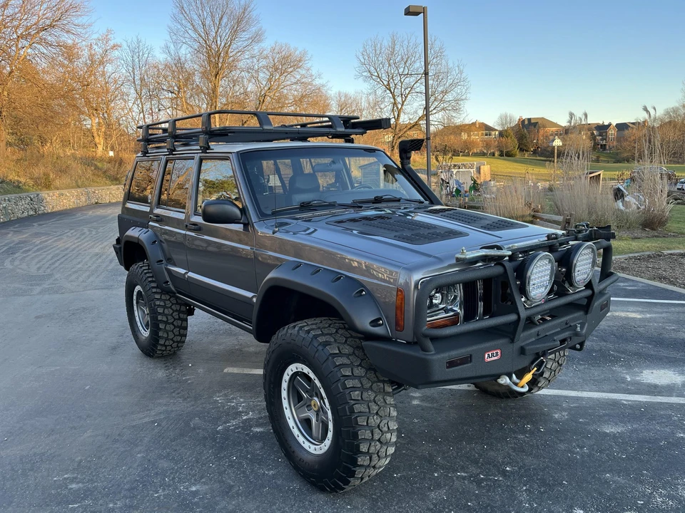 2000 Jeep XJ Cherokee - Image 9 of 31