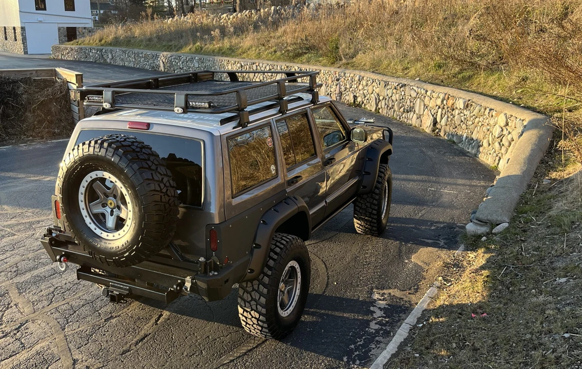 2000 Jeep XJ Cherokee - Image 18 of 31