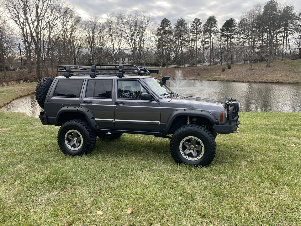 2000 Jeep XJ Cherokee - Image 19 of 31