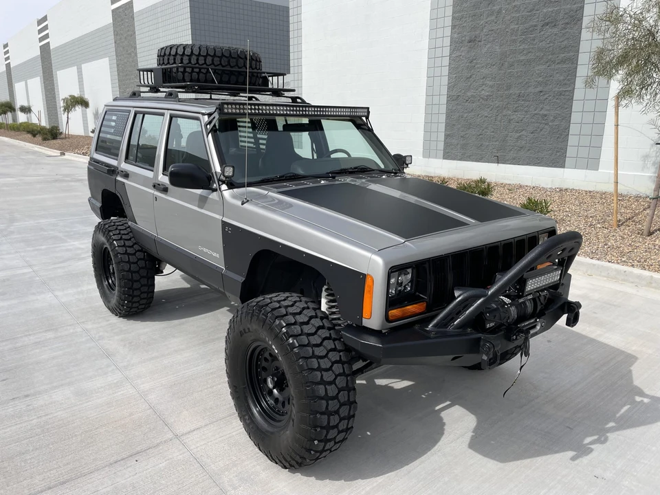 2000 Jeep XJ Cherokee - Image 13 of 31