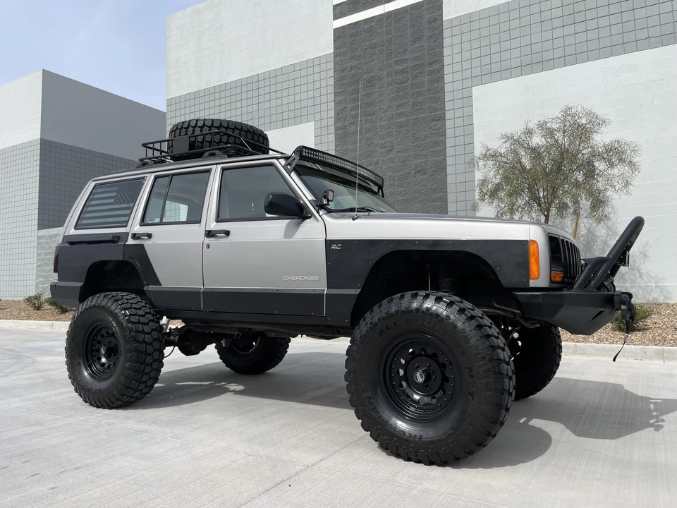 2000 Jeep XJ Cherokee - Image 16 of 31