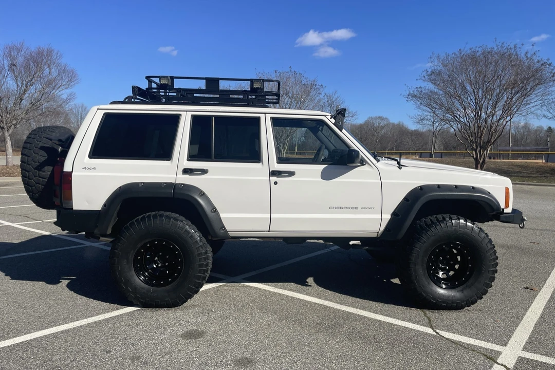 2000 Jeep XJ Cherokee - Image 9 of 31